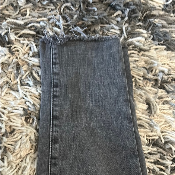 Frame Denim Gray Skinny Jeans with Sleek Fit - Picture 3 of 8